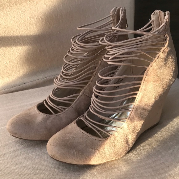 Nine West Queen Bee Wedges - Picture 1 of 5